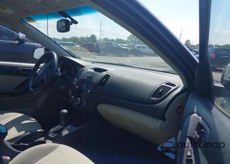 2010 Kia Forte Ex z USA, uszkodzony, nr VIN KNAFU4A23A5198354